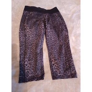 Betsey Johnson Black Leopard Print Performance Capri Style Leggings. Sz. L.